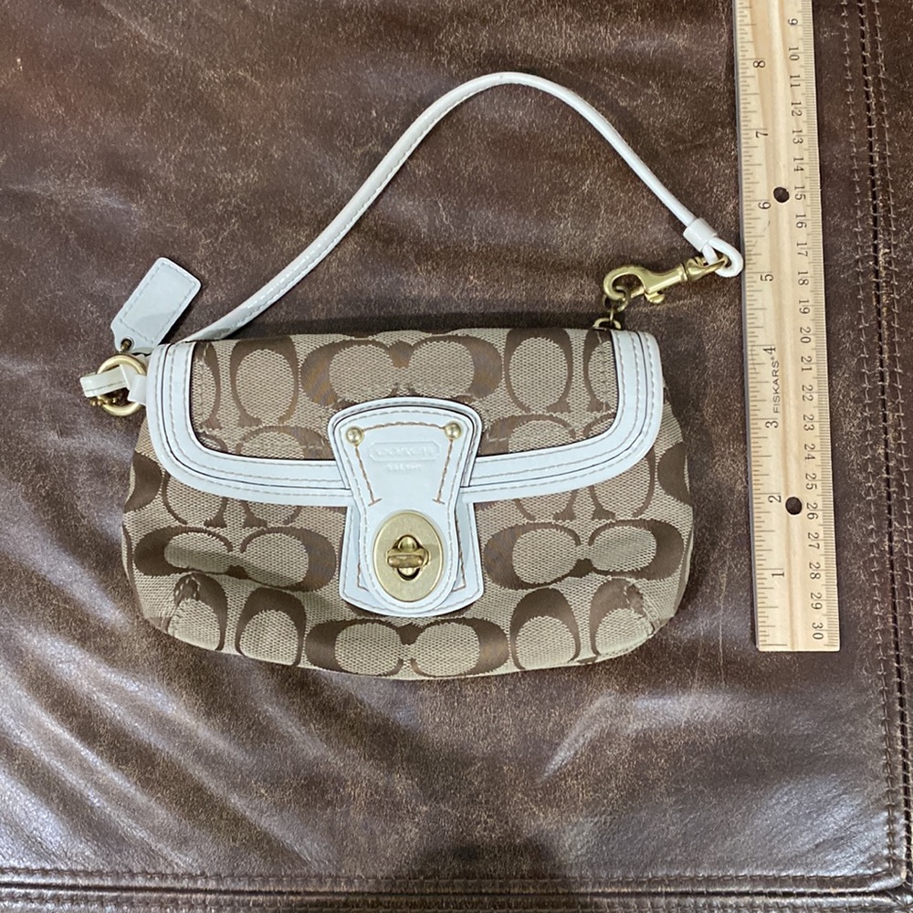 Genuine canvas and leather Coach wristlet - Picture 2 of 7